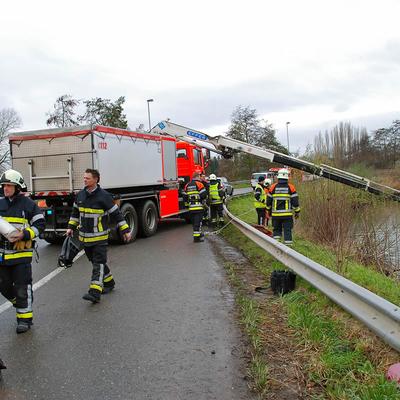 Auto In Schelde 9 December 2012 (1 januari 2012) — foto 10 door Paul Van Der Rasieren, vrijwillig brandweerman Oudenaarde