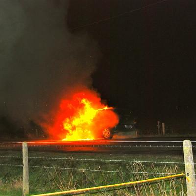 Autobrand Maarkedal 2012 (1 januari 2012) — foto 5 door Paul Van Der Rasieren, vrijwillig brandweerman Oudenaarde