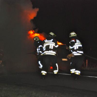 Autobrand Maarkedal 2012 (1 januari 2012) — foto 9 door Paul Van Der Rasieren, vrijwillig brandweerman Oudenaarde