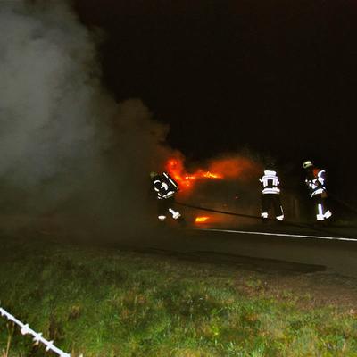 Autobrand Maarkedal 2012 (1 januari 2012) — foto 10 door Paul Van Der Rasieren, vrijwillig brandweerman Oudenaarde