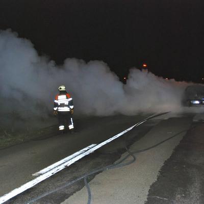 Autobrand Maarkedal 2012 (1 januari 2012) — foto 14 door Paul Van Der Rasieren, vrijwillig brandweerman Oudenaarde