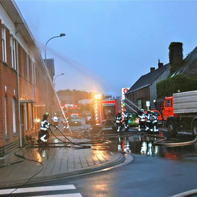 Woningbrand 4 Juni 2012 (1 januari 2012) — foto 11 door Paul Van Der Rasieren, vrijwillig brandweerman Oudenaarde
